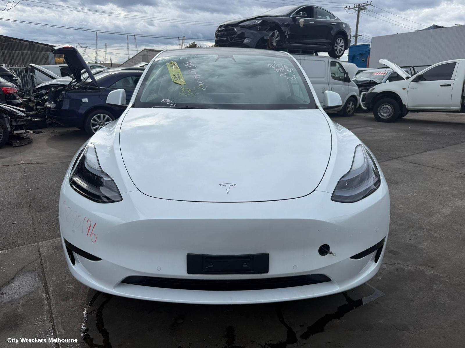 TESLA MODEL Y CONSOLE, 1ST GEN, 03/2022 ONWARDS
