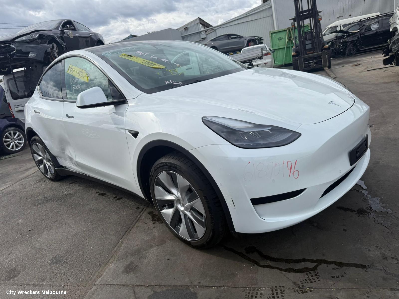 TESLA MODEL Y CONSOLE, 1ST GEN, 03/2022 ONWARDS