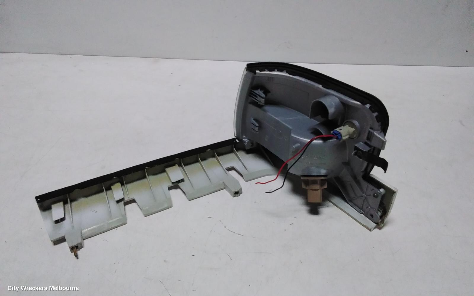 MITSUBISHI L300 RIGHT INDICATOR/FOG/SIDE, CORNER LAMP, L400 WA, EXPRESS & STARWAGON, 06/1997 ONWARDS