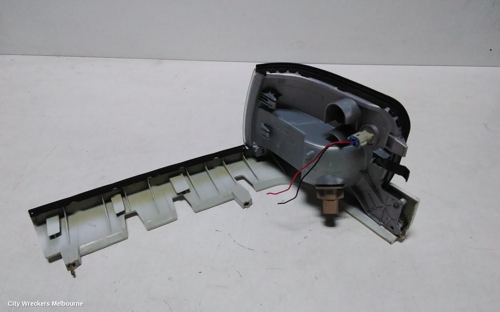 MITSUBISHI L300 RIGHT INDICATOR/FOG/SIDE, CORNER LAMP, L400 WA, EXPRESS & STARWAGON, 06/1997 ONWARDS