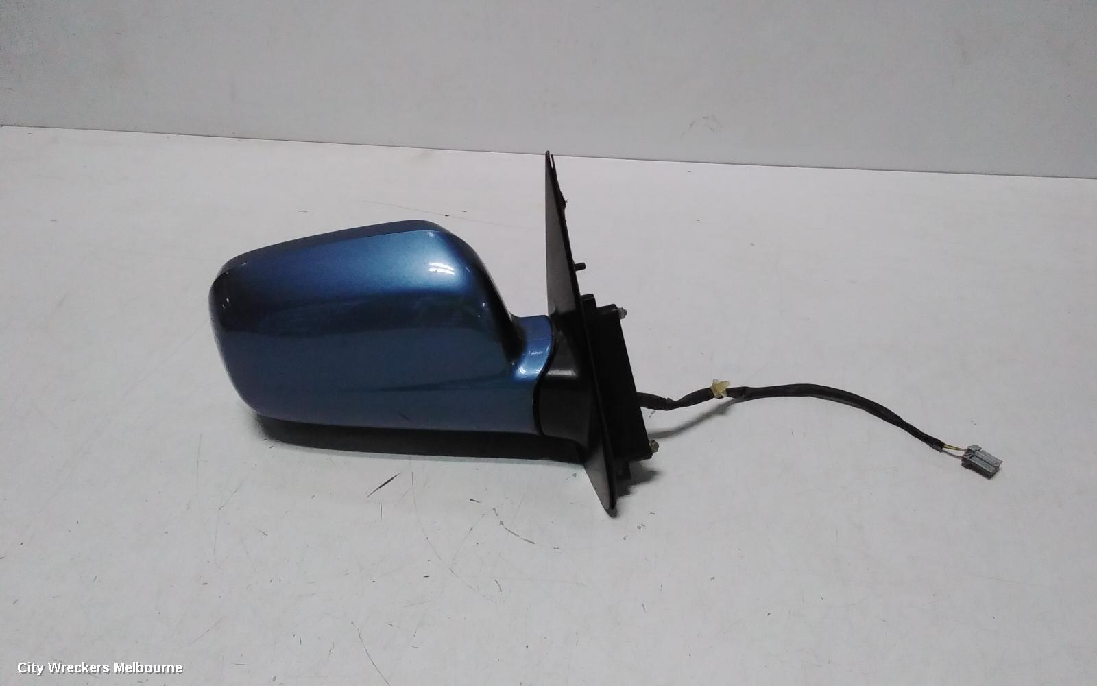 HONDA CRV RIGHT DOOR MIRROR, RD7, POWER, COLOUR CODED, 12/2001 - 02/2007