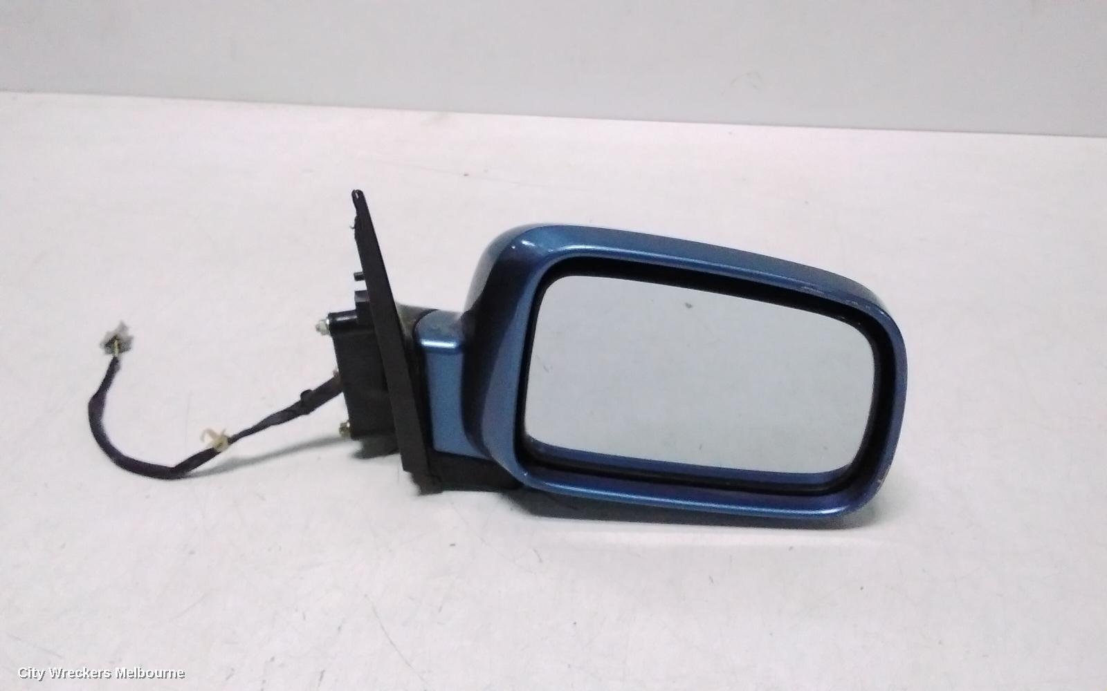 HONDA CRV RIGHT DOOR MIRROR, RD7, POWER, COLOUR CODED, 12/2001 - 02/2007