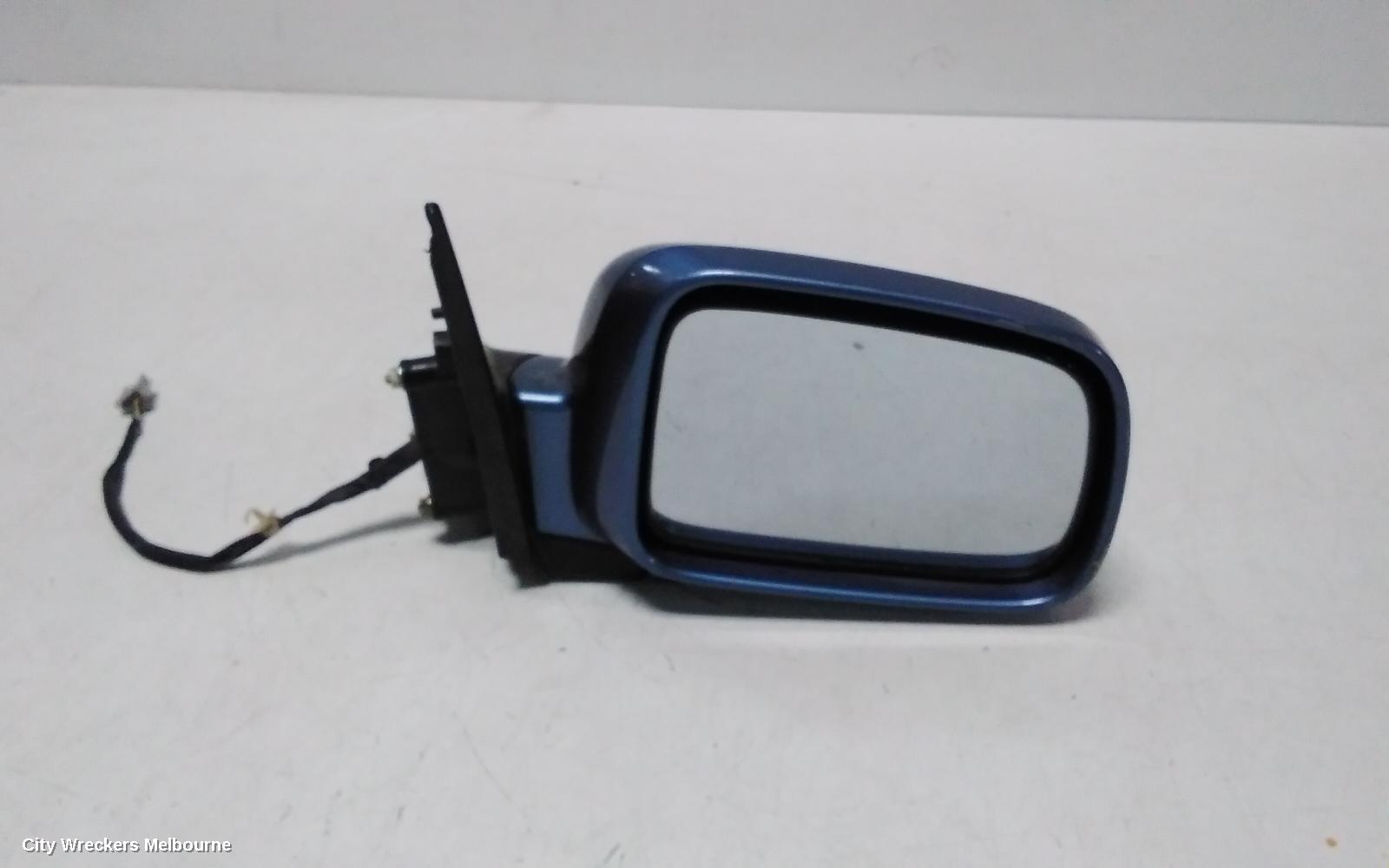 HONDA CRV RIGHT DOOR MIRROR, RD7, POWER, COLOUR CODED, 12/2001 - 02/2007
