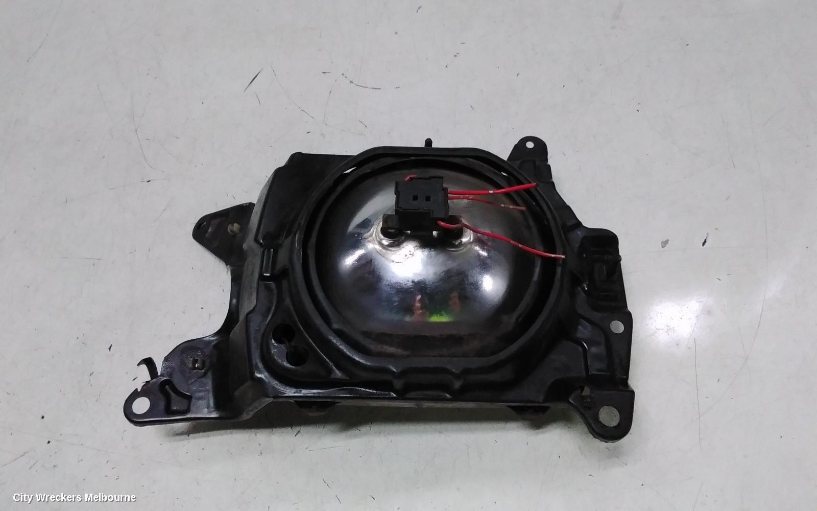 TOYOTA HIACE RIGHT HEADLAMP, LH/RZH10#, 11/1989 - 09/1998