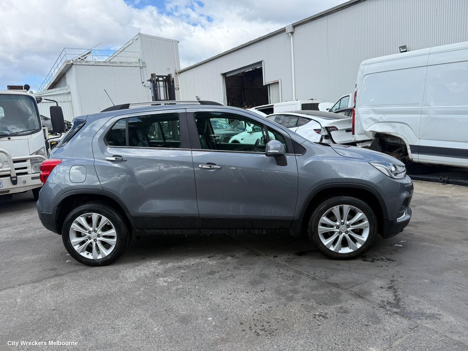 HOLDEN TRAX LEFT FRONT 1/4 DOOR GLASS, TJ SERIES, 08/2013 - 12/2020