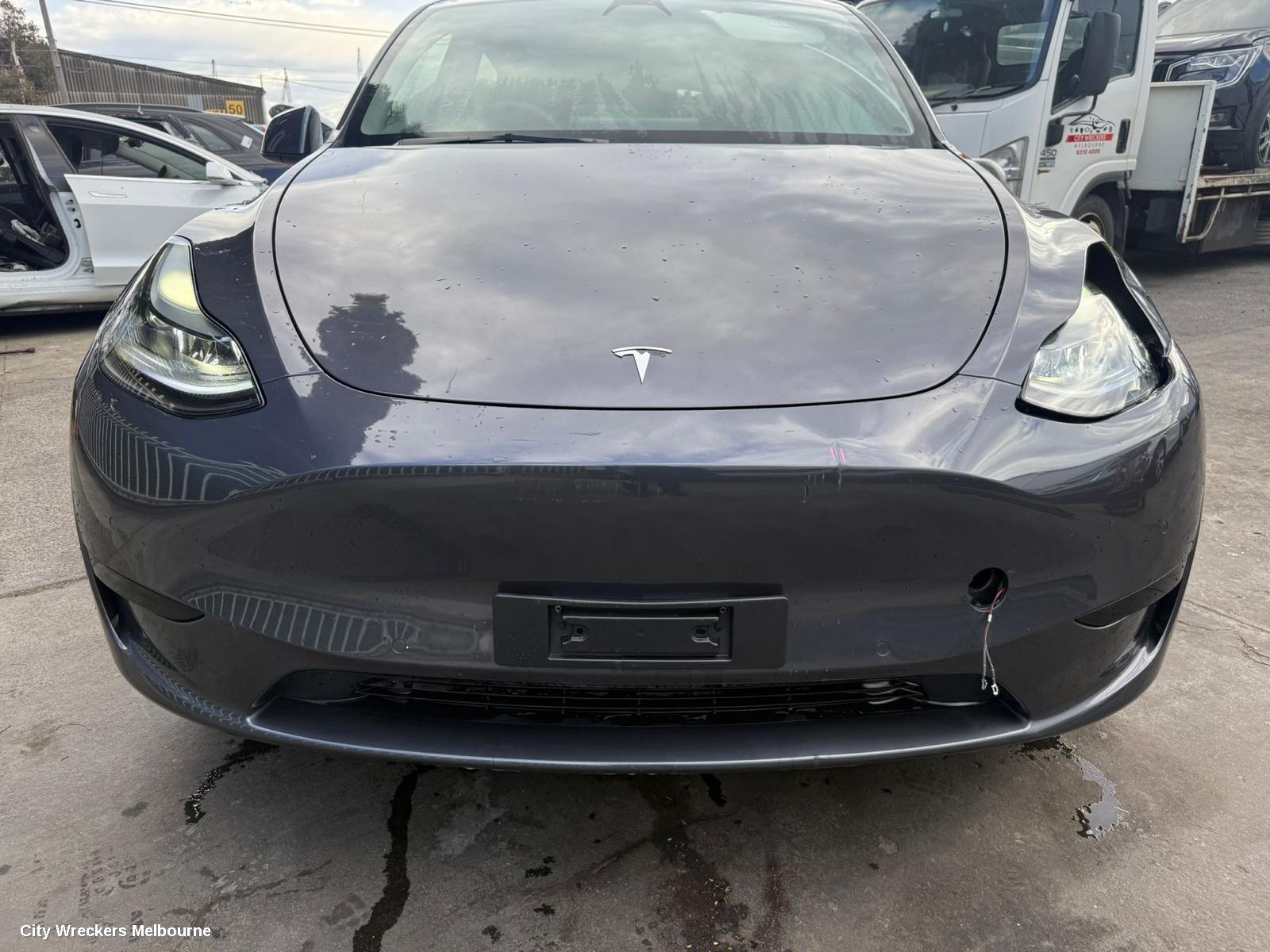 TESLA MODEL Y RIGHT FRONT DOOR WINDOW, 1ST GEN, 03/2022 ONWARDS
