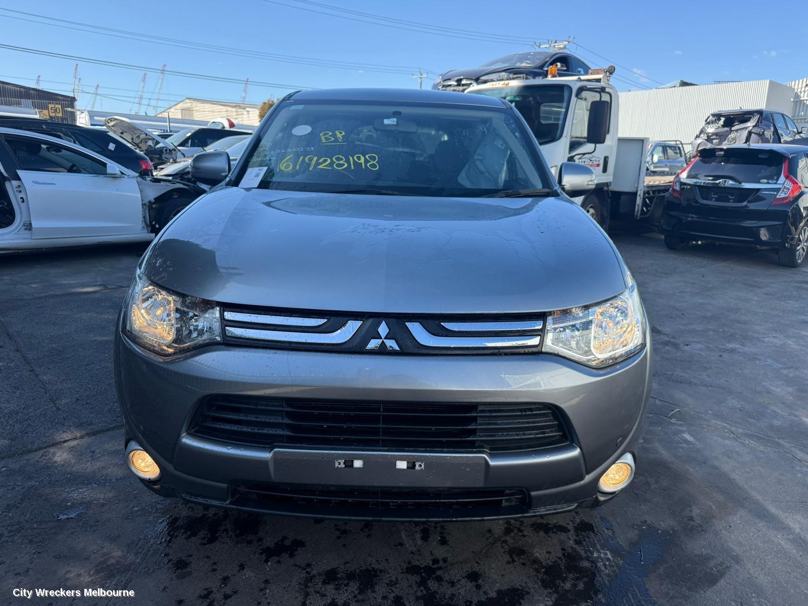 MITSUBISHI OUTLANDER CONSOLE, CONSOLE LID ONLY, ZJ-ZK, 10/2012 - 06/2017