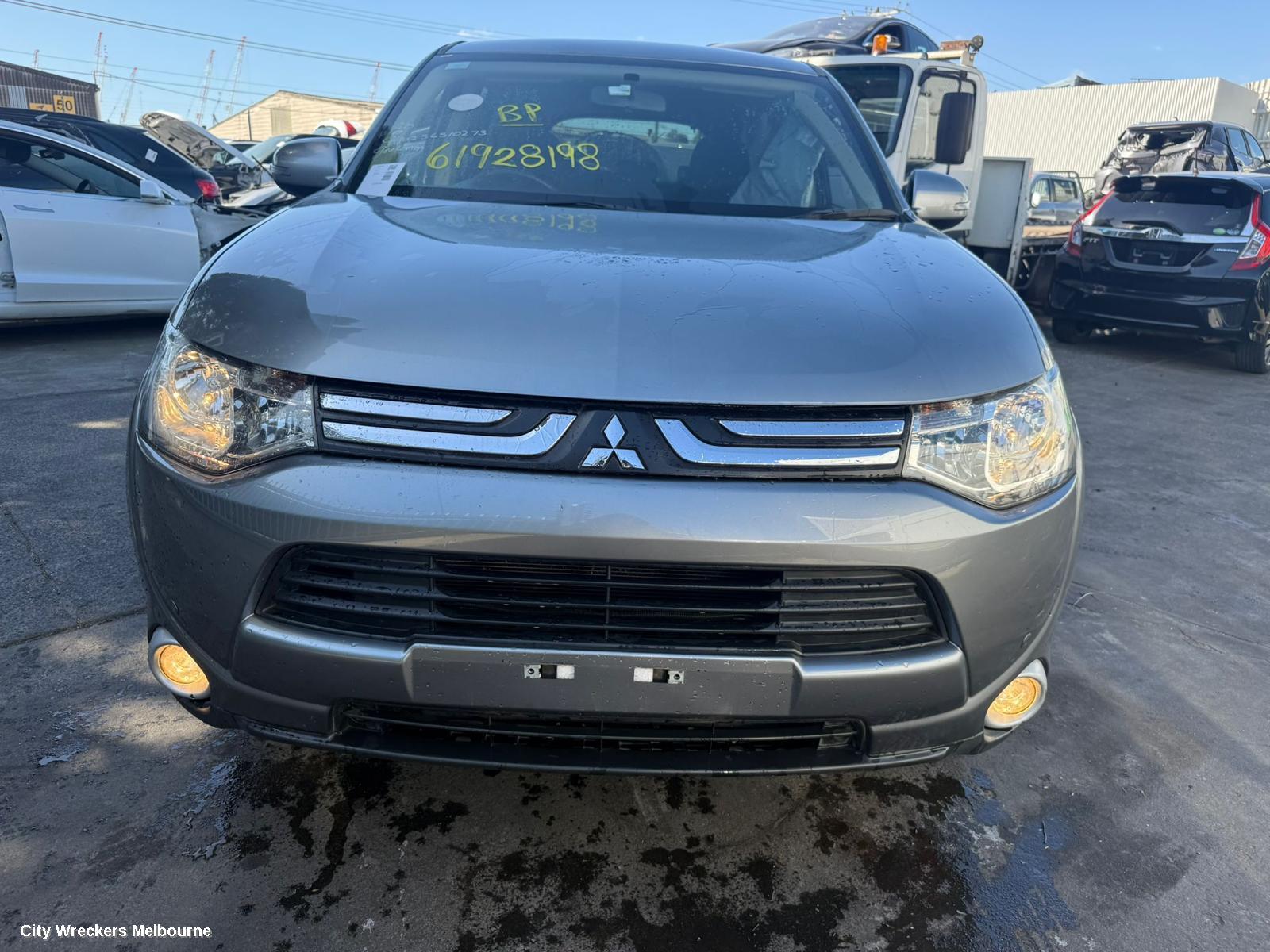 MITSUBISHI OUTLANDER CONSOLE, CONSOLE LID ONLY, ZJ-ZK, 10/2012 - 06/2017