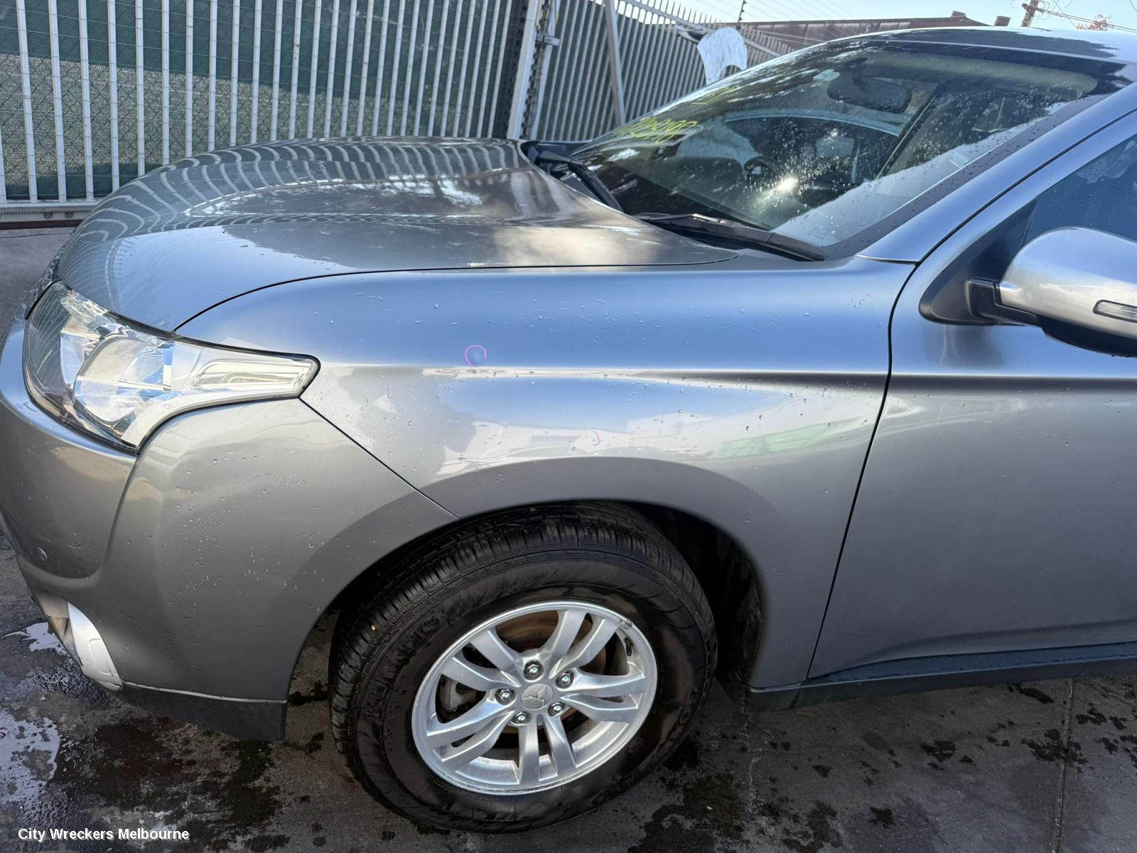 MITSUBISHI OUTLANDER CONSOLE, CONSOLE LID ONLY, ZJ-ZK, 10/2012 - 06/2017