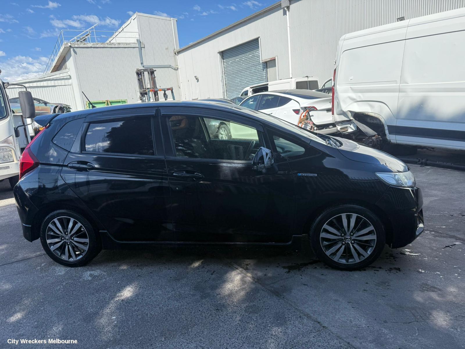 HONDA JAZZ LEFT FRONT 1/4 DOOR GLASS, GK/GF, 07/2014 - 12/2020