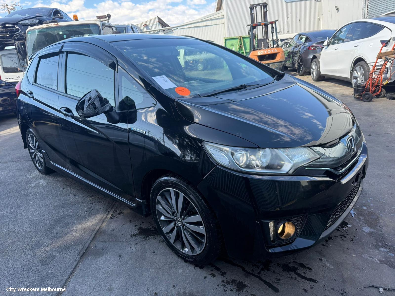 HONDA JAZZ LEFT FRONT 1/4 DOOR GLASS, GK/GF, 07/2014 - 12/2020