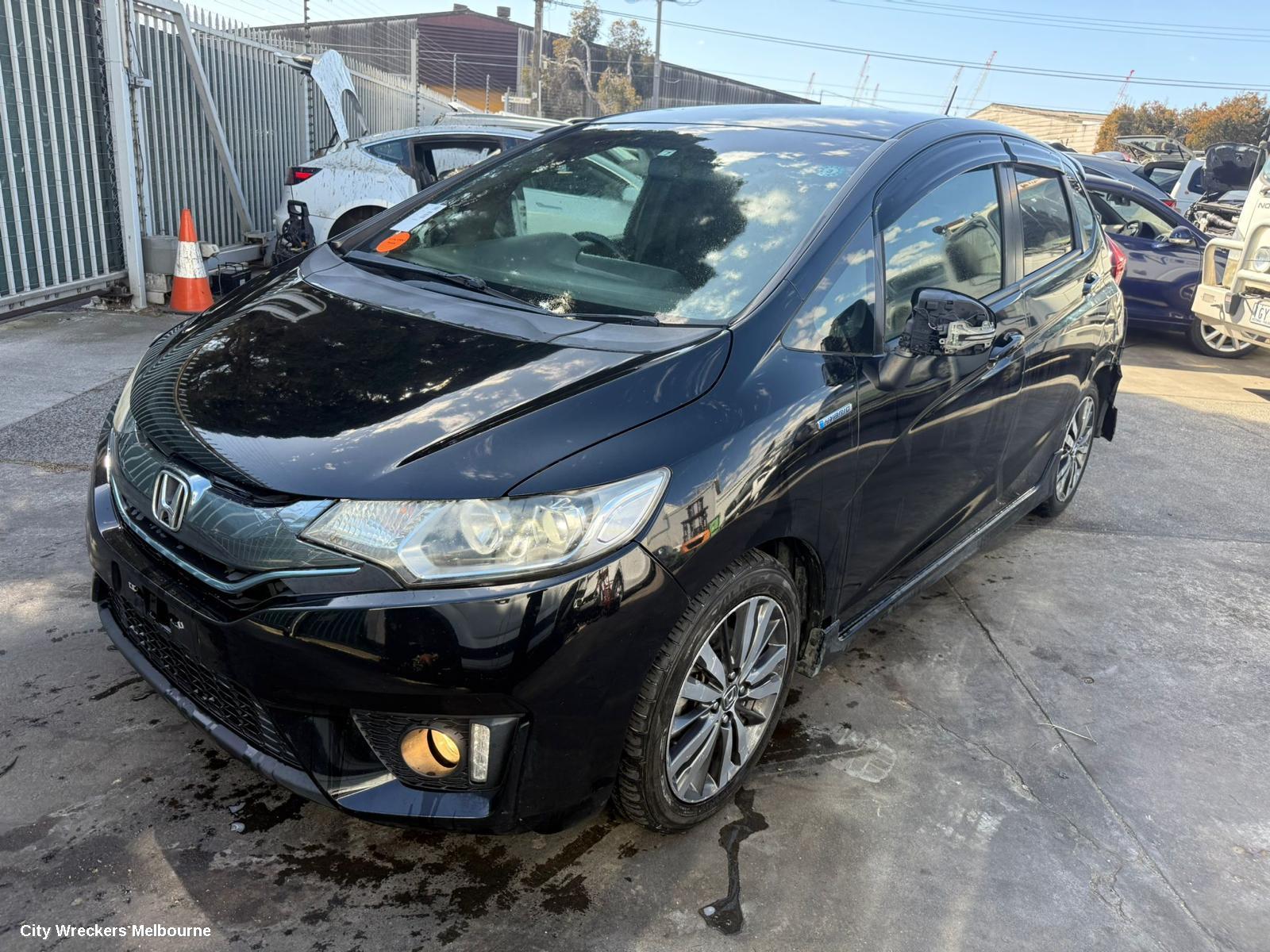 HONDA JAZZ LEFT FRONT 1/4 DOOR GLASS, GK/GF, 07/2014 - 12/2020