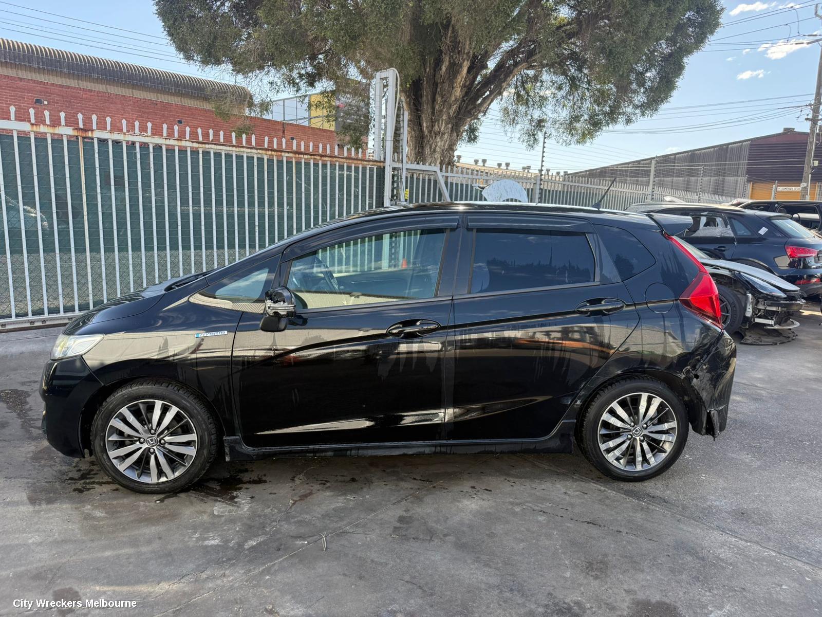 HONDA JAZZ LEFT FRONT 1/4 DOOR GLASS, GK/GF, 07/2014 - 12/2020
