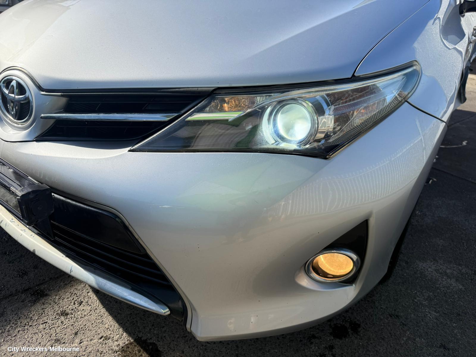 TOYOTA COROLLA RIGHT FRONT WINDOW REG/MOTOR, ZRE182R, HATCH, 08/2012 - 12/2013