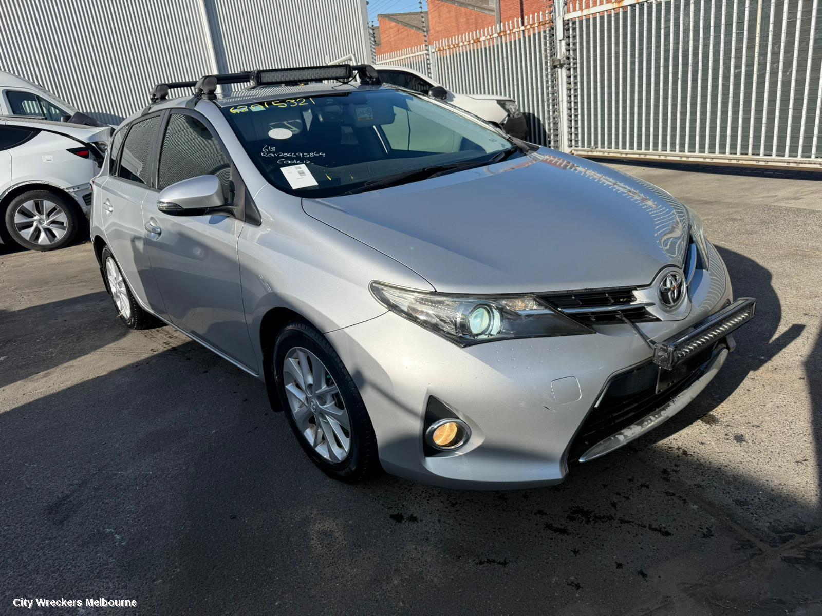 TOYOTA COROLLA RIGHT FRONT WINDOW REG/MOTOR, ZRE182R, HATCH, 08/2012 - 12/2013