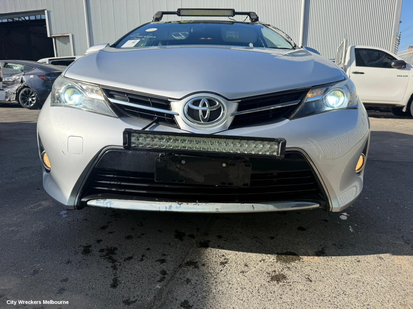 TOYOTA COROLLA RIGHT FRONT WINDOW REG/MOTOR, ZRE182R, HATCH, 08/2012 - 12/2013