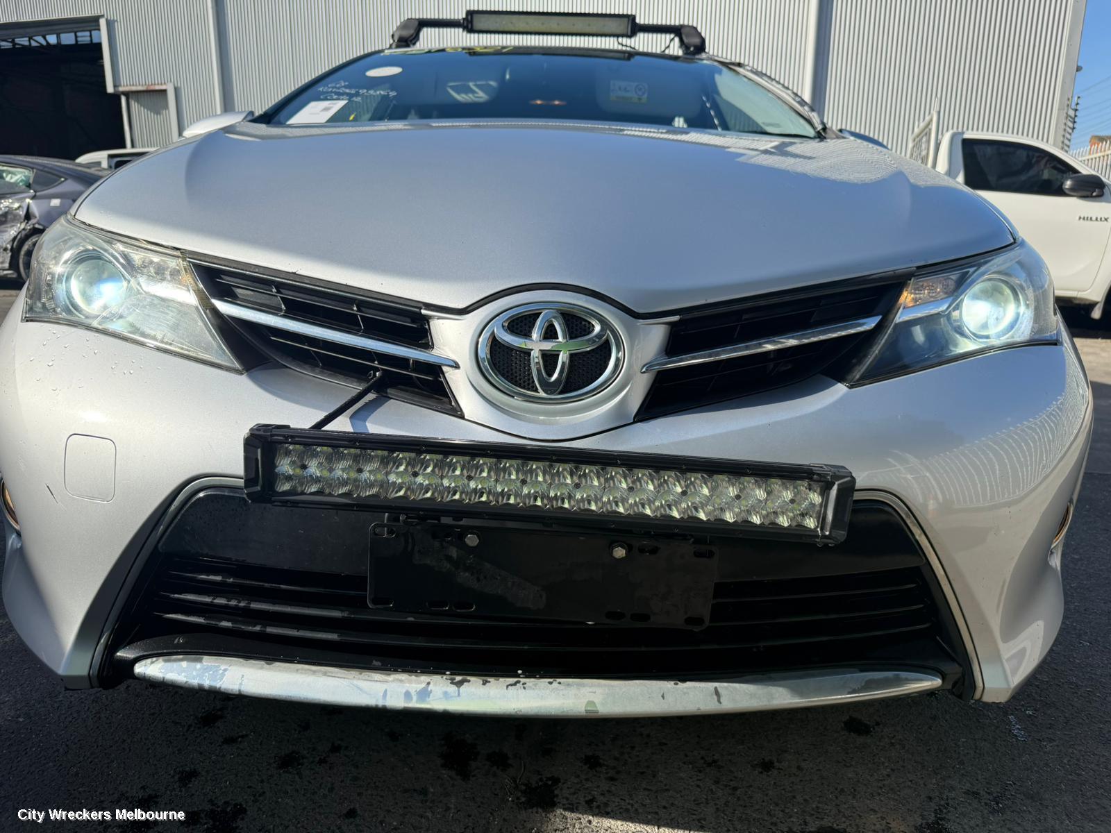 TOYOTA COROLLA RIGHT FRONT WINDOW REG/MOTOR, ZRE182R, HATCH, 08/2012 - 12/2013