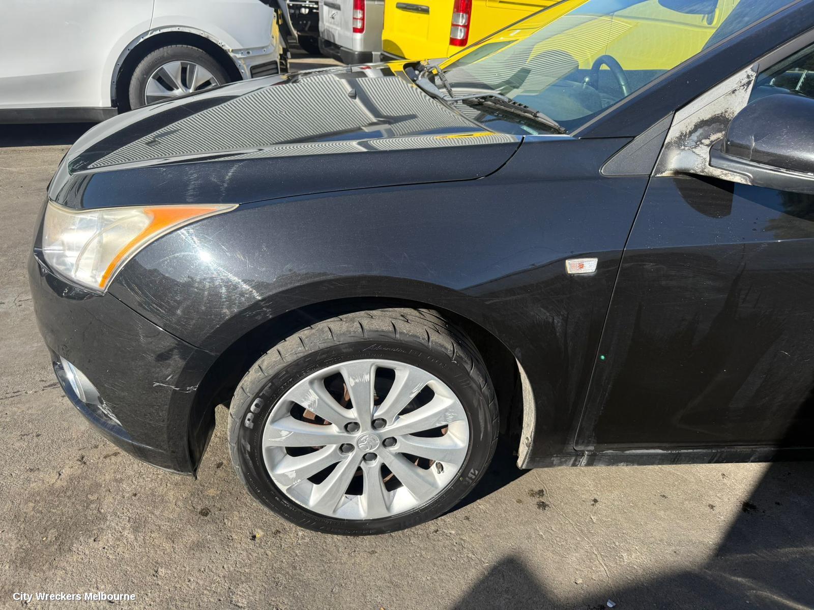 HOLDEN CRUZE RIGHT GUARD, JG-JH, CD/CDX/EQUIPE/Z SERIES, W/ INDICATOR, NON SKIRT TYPE, 03/2009 - 12/2014