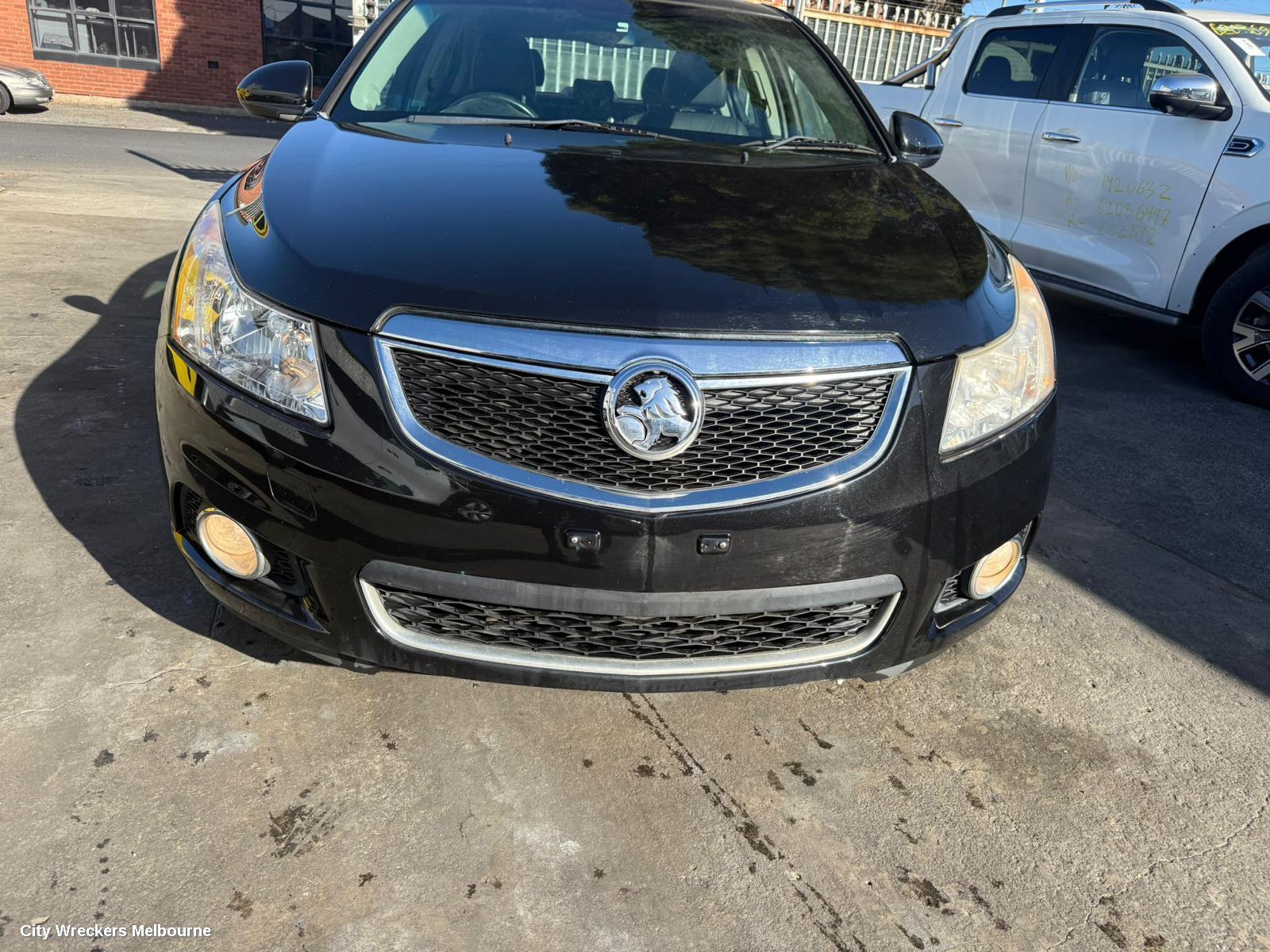 HOLDEN CRUZE RIGHT GUARD, JG-JH, CD/CDX/EQUIPE/Z SERIES, W/ INDICATOR, NON SKIRT TYPE, 03/2009 - 12/2014