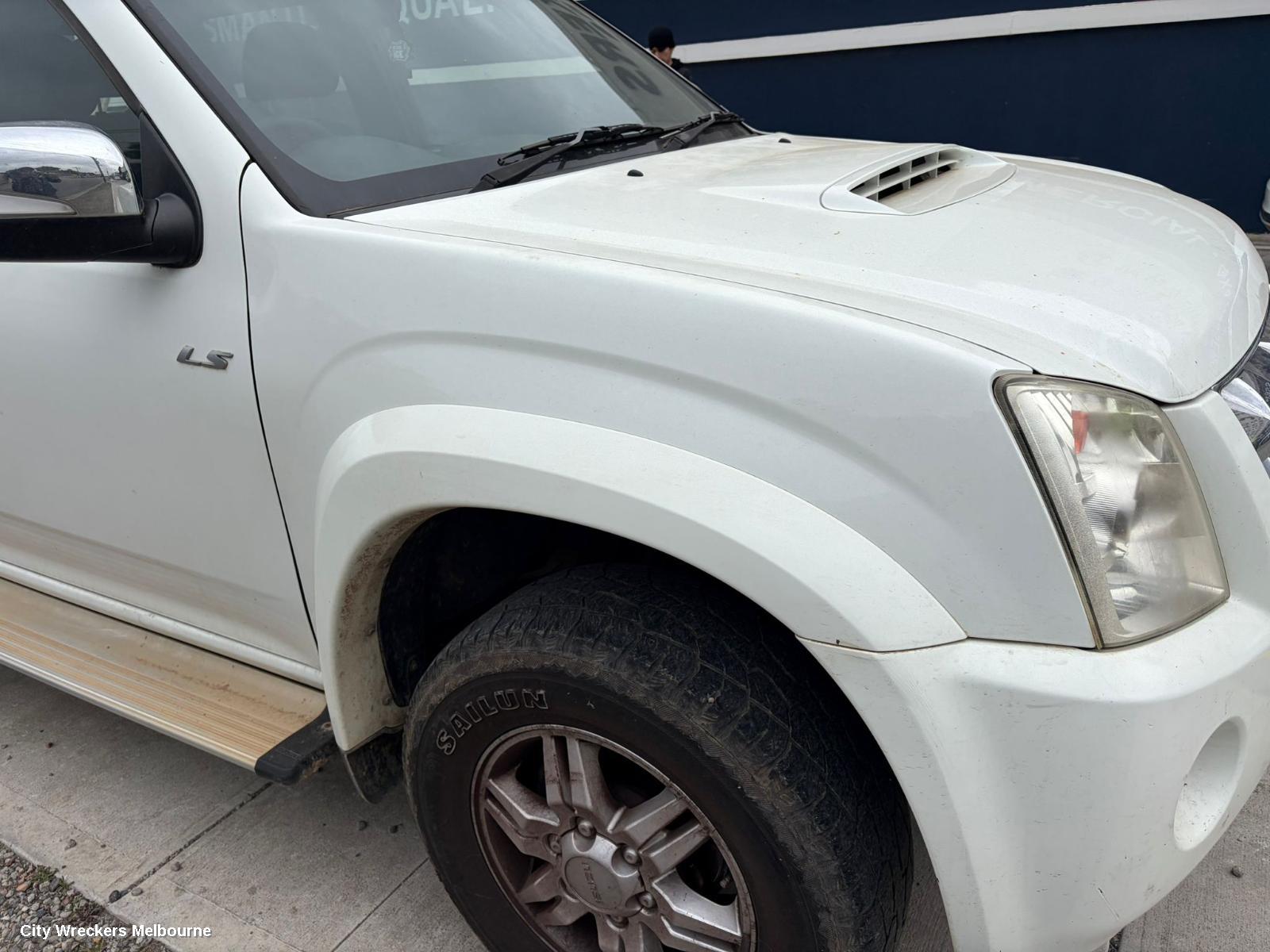 ISUZU DMAX WHEEL ARCH FLARE, LH FRONT, RA, 10/2008 - 05/2012