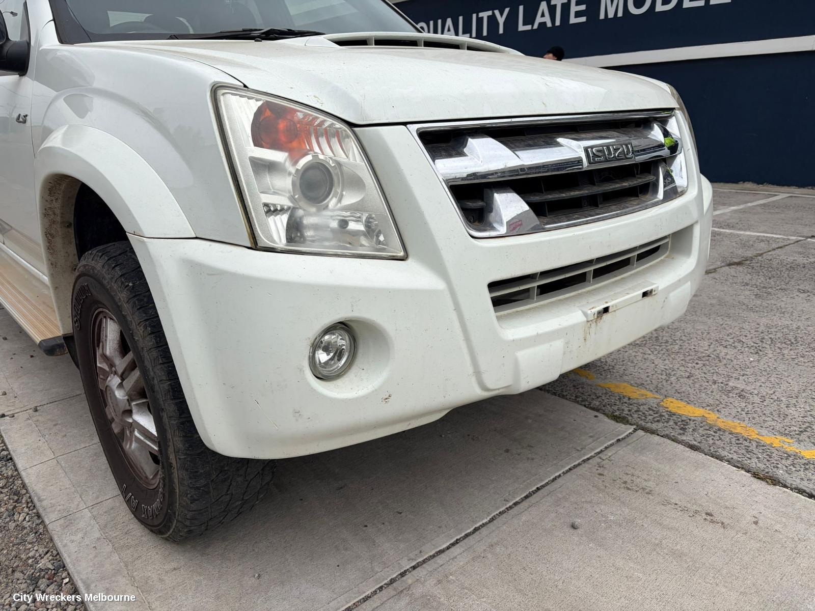 ISUZU DMAX WHEEL ARCH FLARE, LH FRONT, RA, 10/2008 - 05/2012