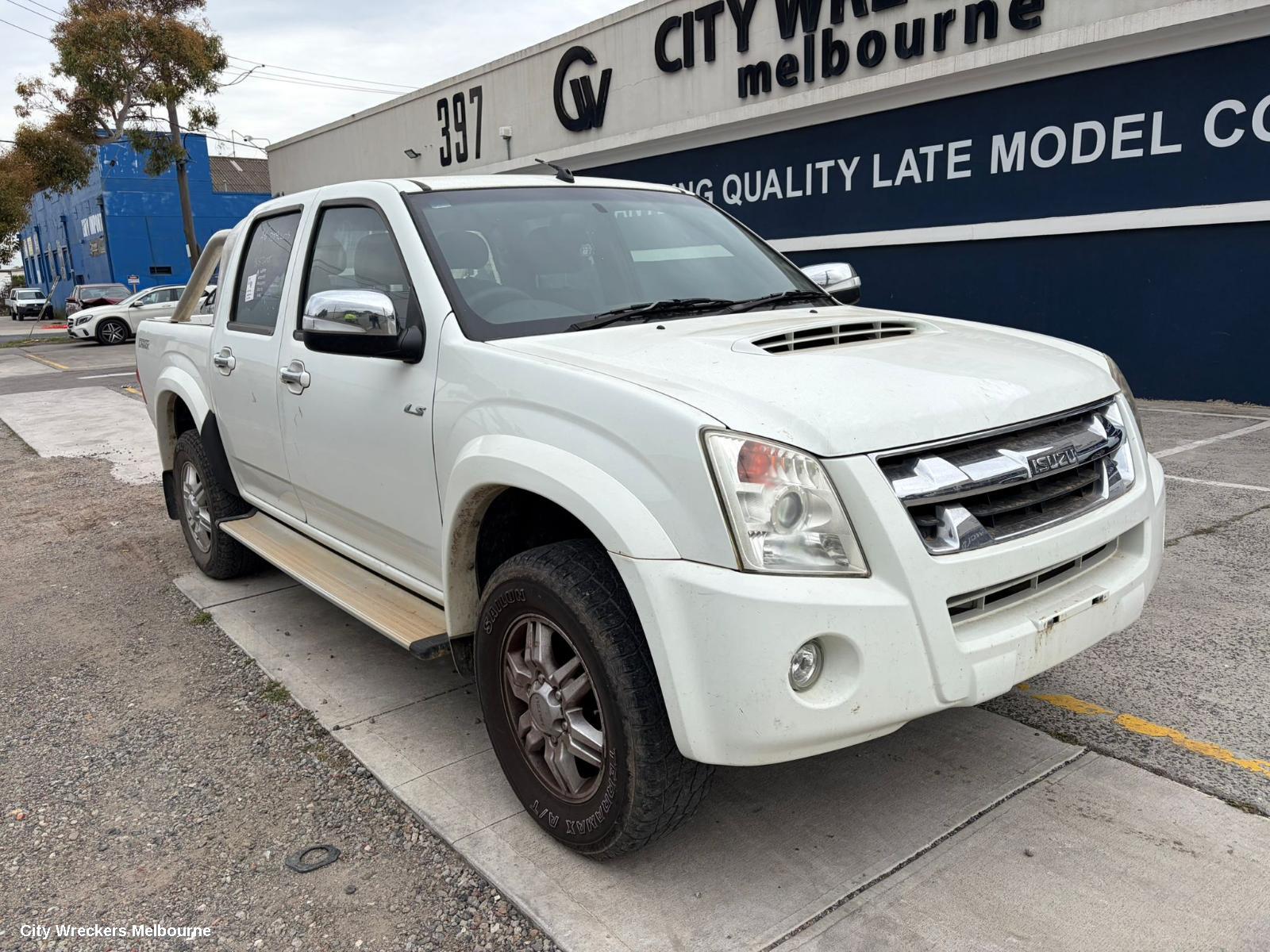 ISUZU DMAX WHEEL ARCH FLARE, LH FRONT, RA, 10/2008 - 05/2012