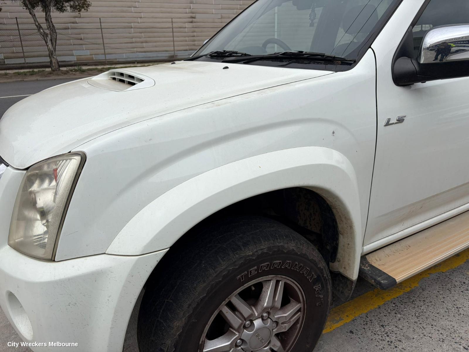 ISUZU DMAX WHEEL ARCH FLARE, LH FRONT, RA, 10/2008 - 05/2012