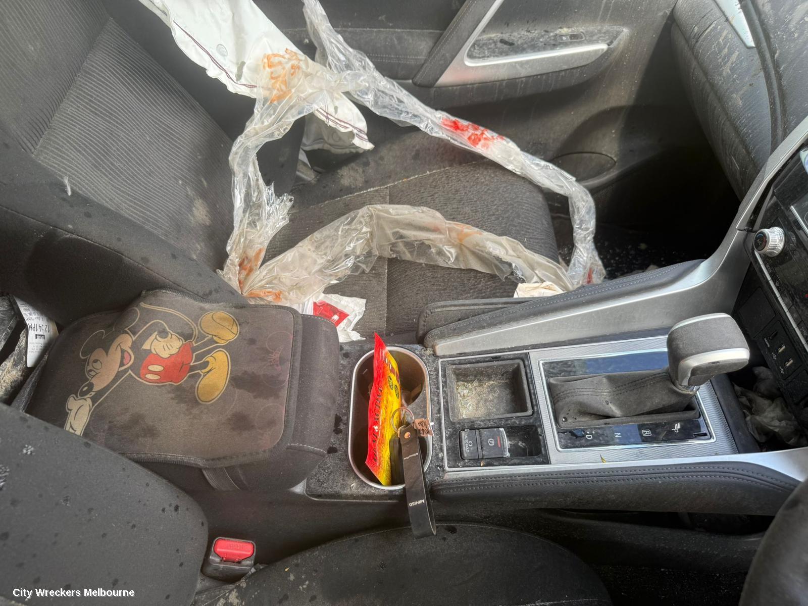 MITSUBISHI PAJERO SIDE STEP/SKIRT, QE-QF, PAJERO SPORT, STEP, RH SIDE, 10/2015 ONWARDS
