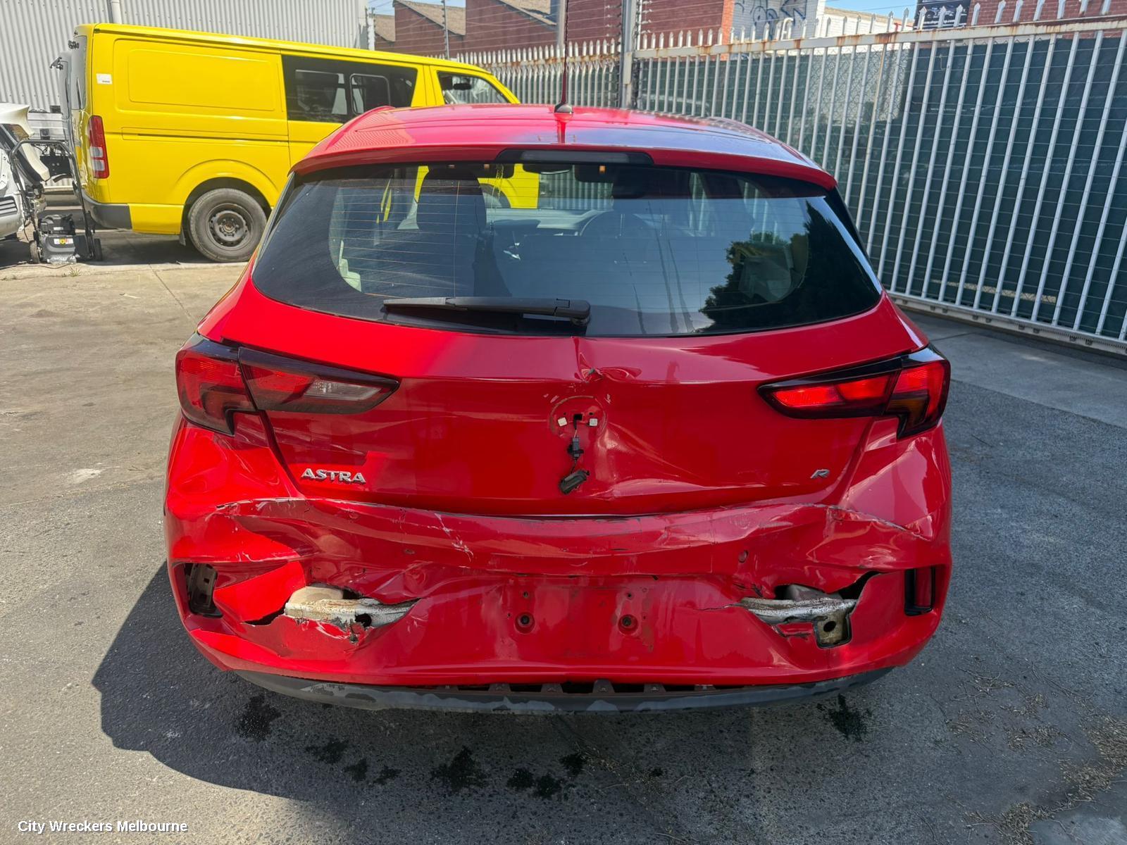 HOLDEN ASTRA SIDE STEP/SKIRT, RH SIDE, BK, 5DR HATCH/WAGON, 09/2016 - 12/2020