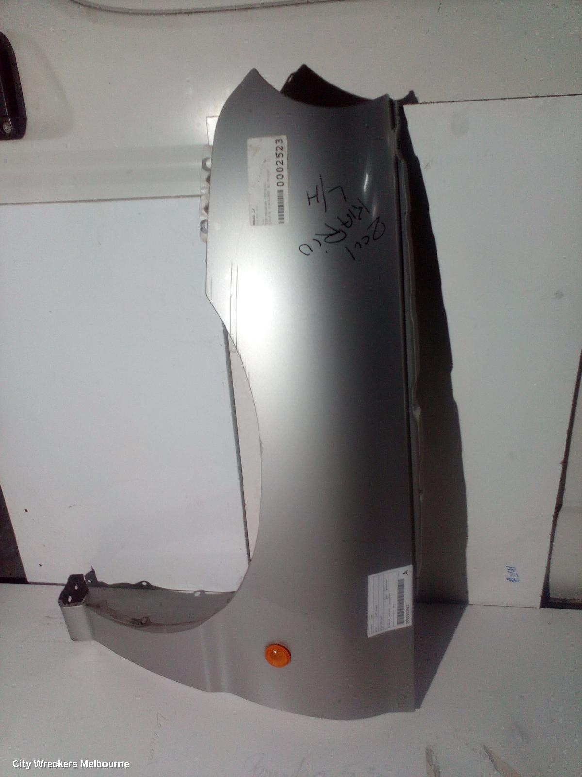 KIA RIO LEFT GUARD, DC, 07/2000 - 12/2002