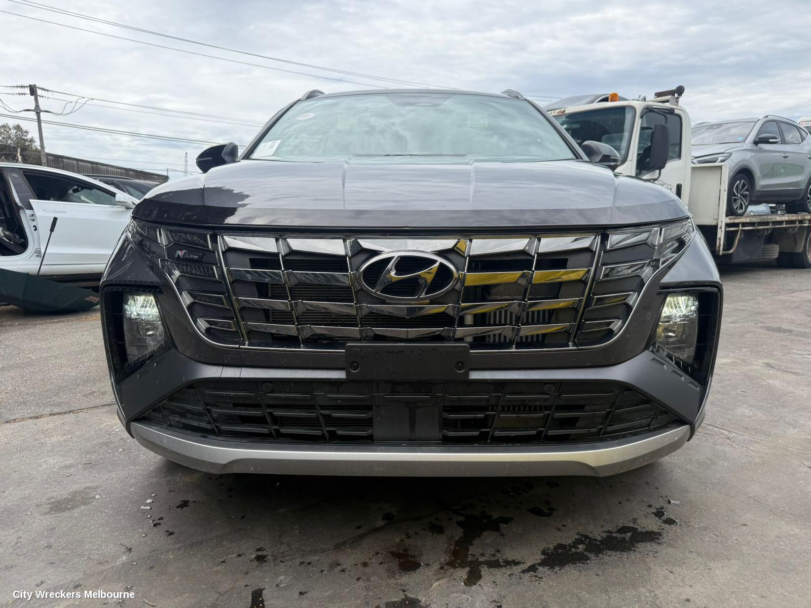 HYUNDAI TUCSON LEFT FRONT HUB ASSEMBLY, NX4, AWD, 02/2021 ONWARDS