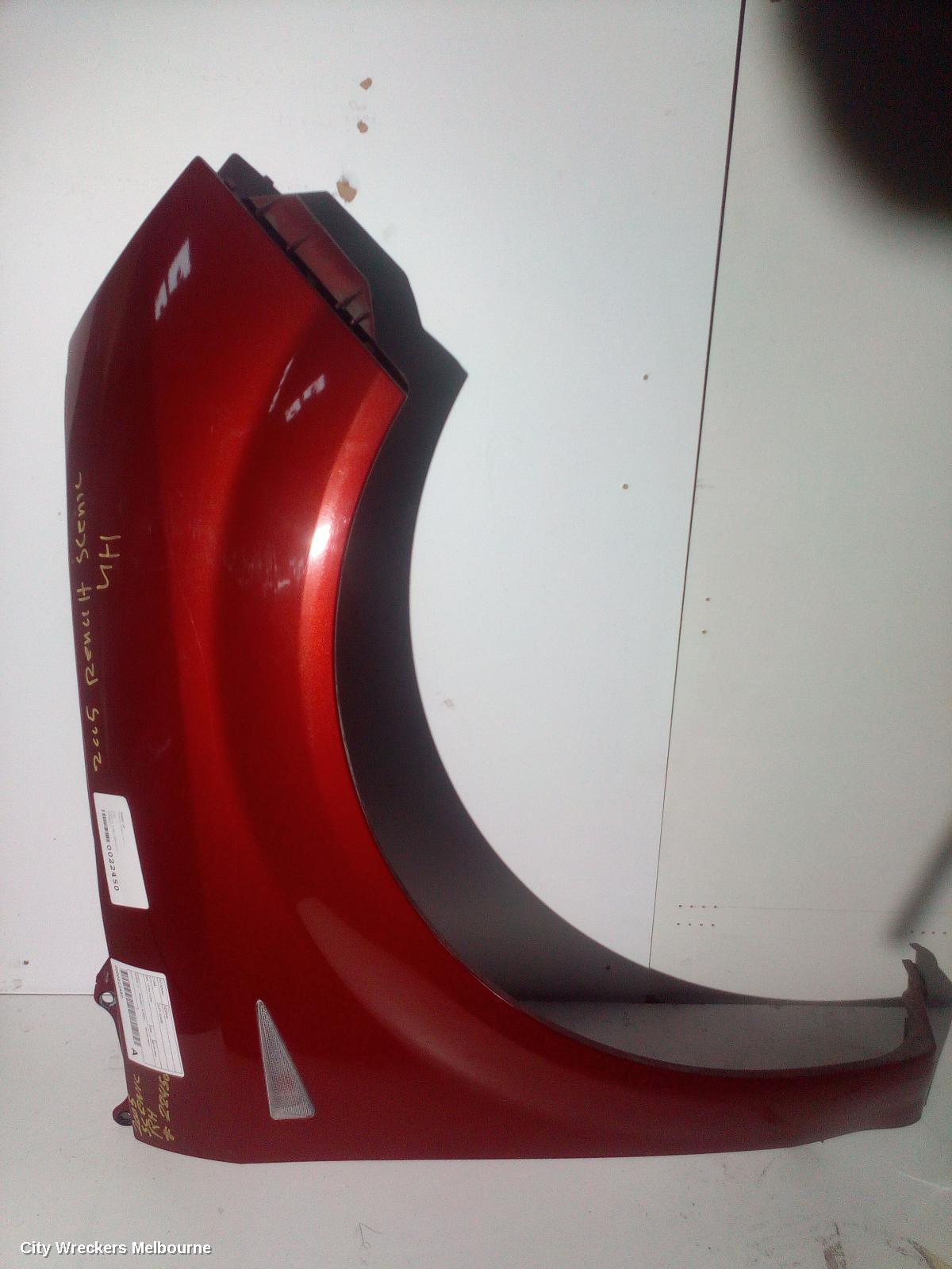 RENAULT SCENIC LEFT GUARD, J84, 12/2004 - 12/2006