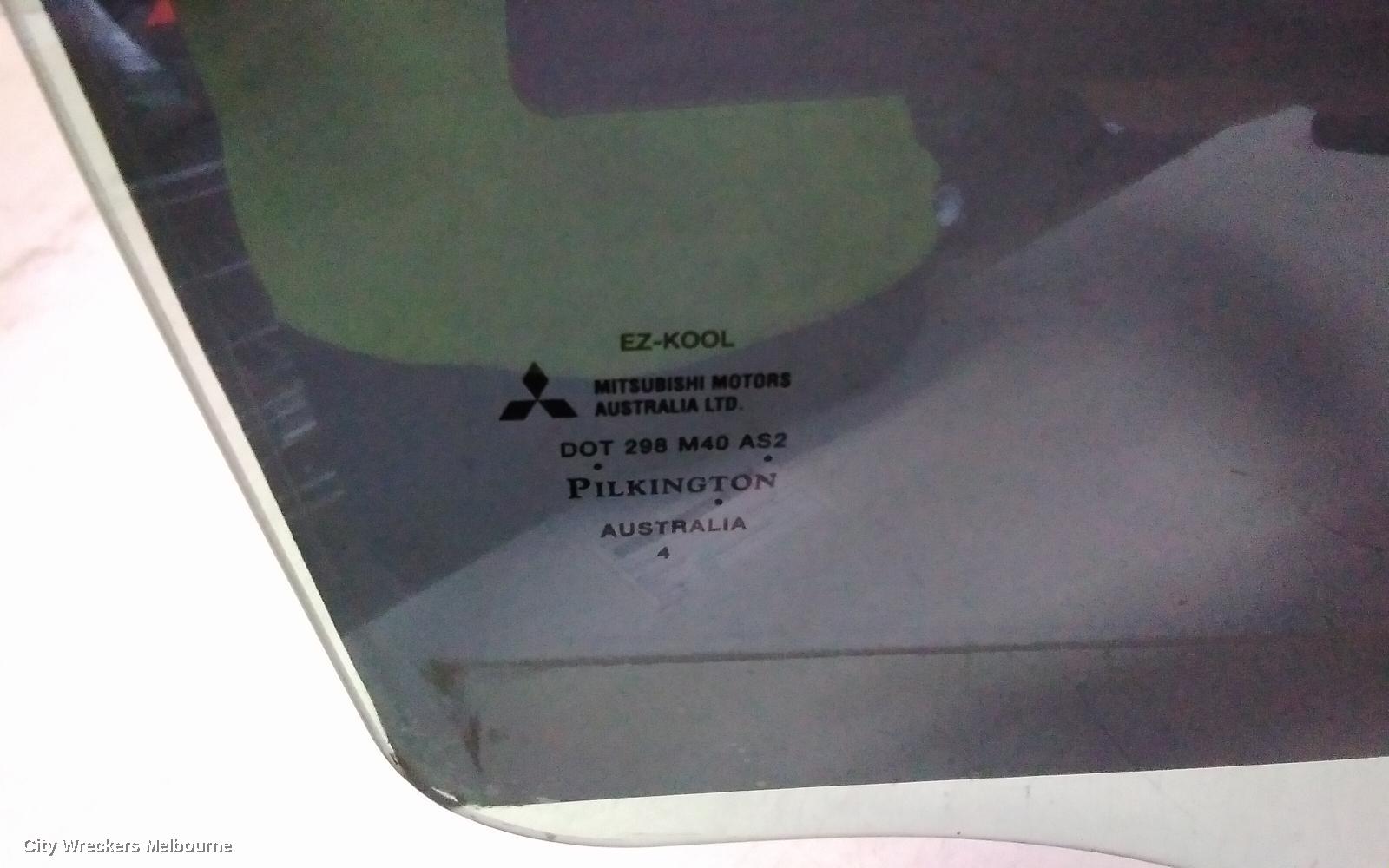 MITSUBISHI 380 RIGHT REAR DOOR WINDOW, DB, 09/2005 - 03/2008