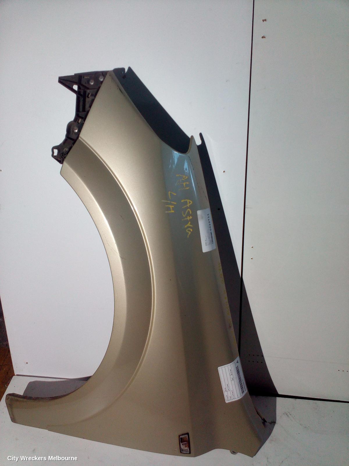 HOLDEN ASTRA LEFT GUARD, AH, 10/2004 - 08/2009