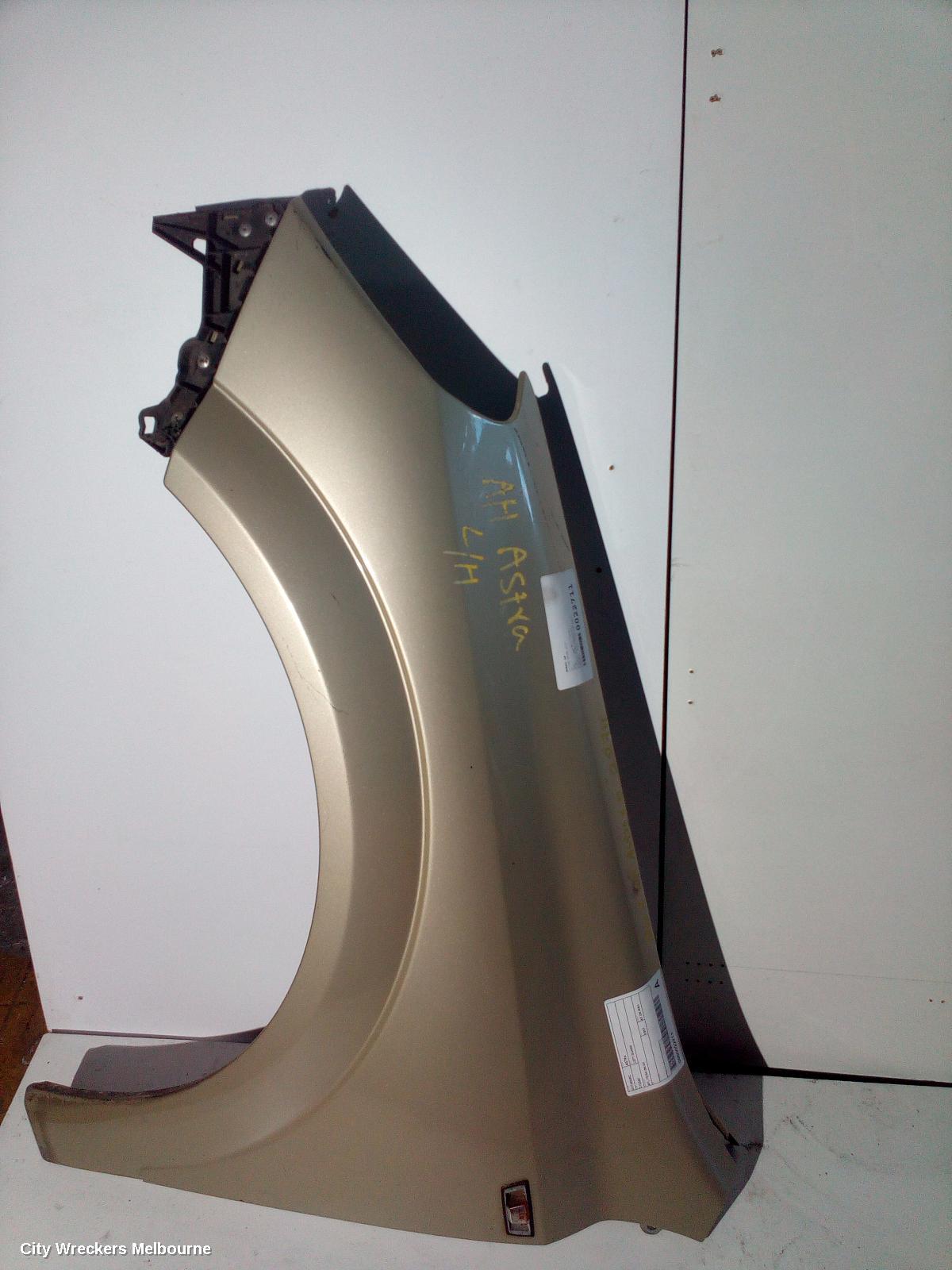 HOLDEN ASTRA LEFT GUARD, AH, 10/2004 - 08/2009