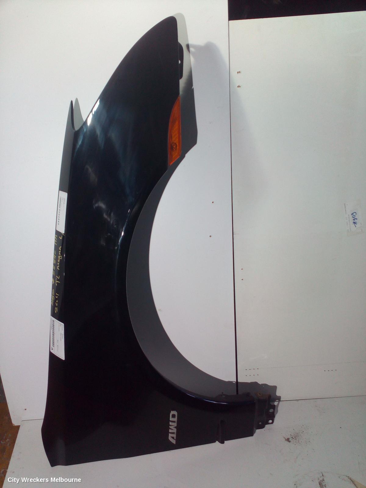 MITSUBISHI MAGNA RIGHT GUARD, TL 06/2003 - 08/2005