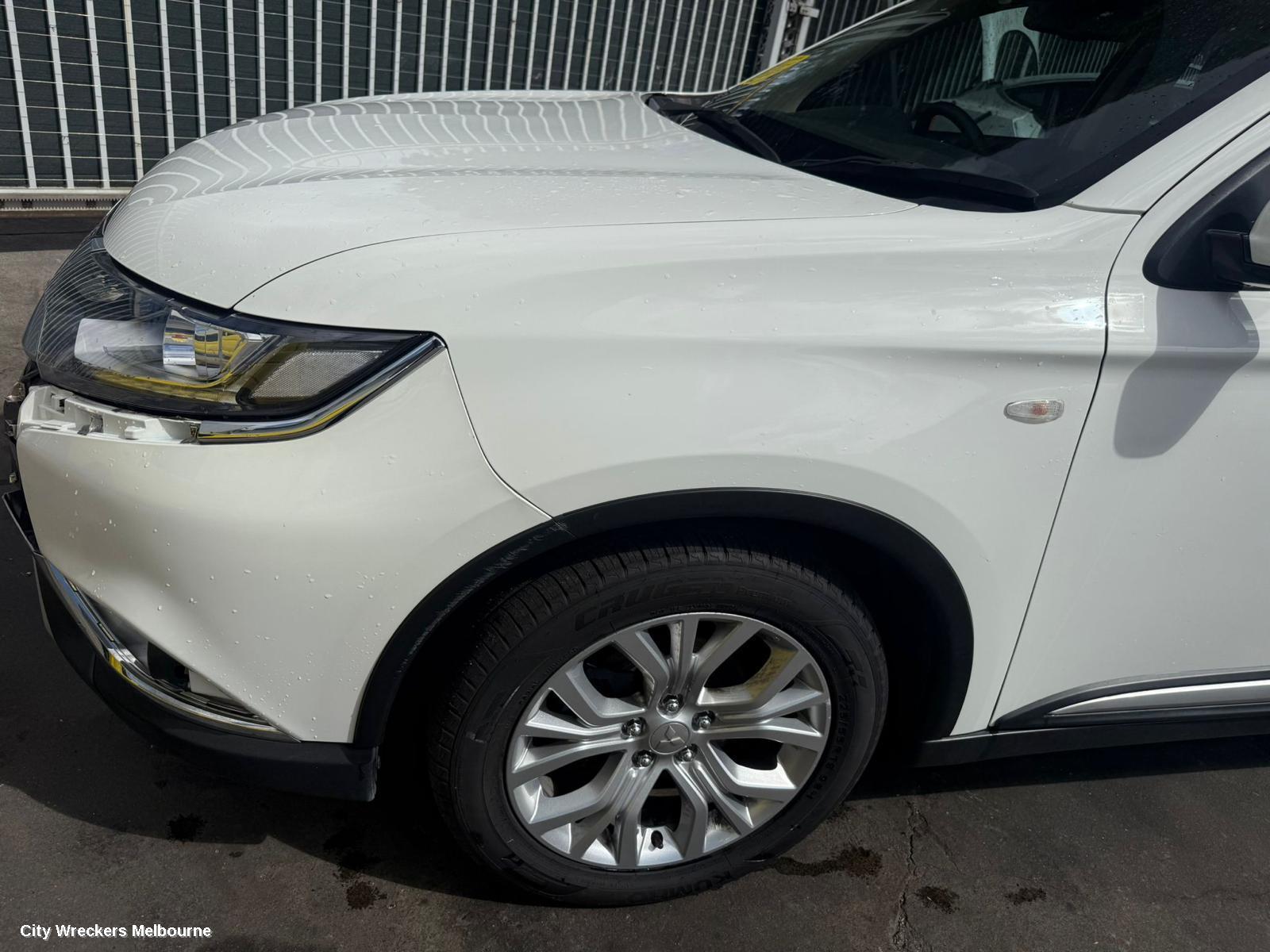 MITSUBISHI OUTLANDER RIGHT DOOR MIRROR, ZK-ZL, NON FLASHER, MANUAL FOLD, NON CAMERA TYPE, 07/2015 - 07/2021