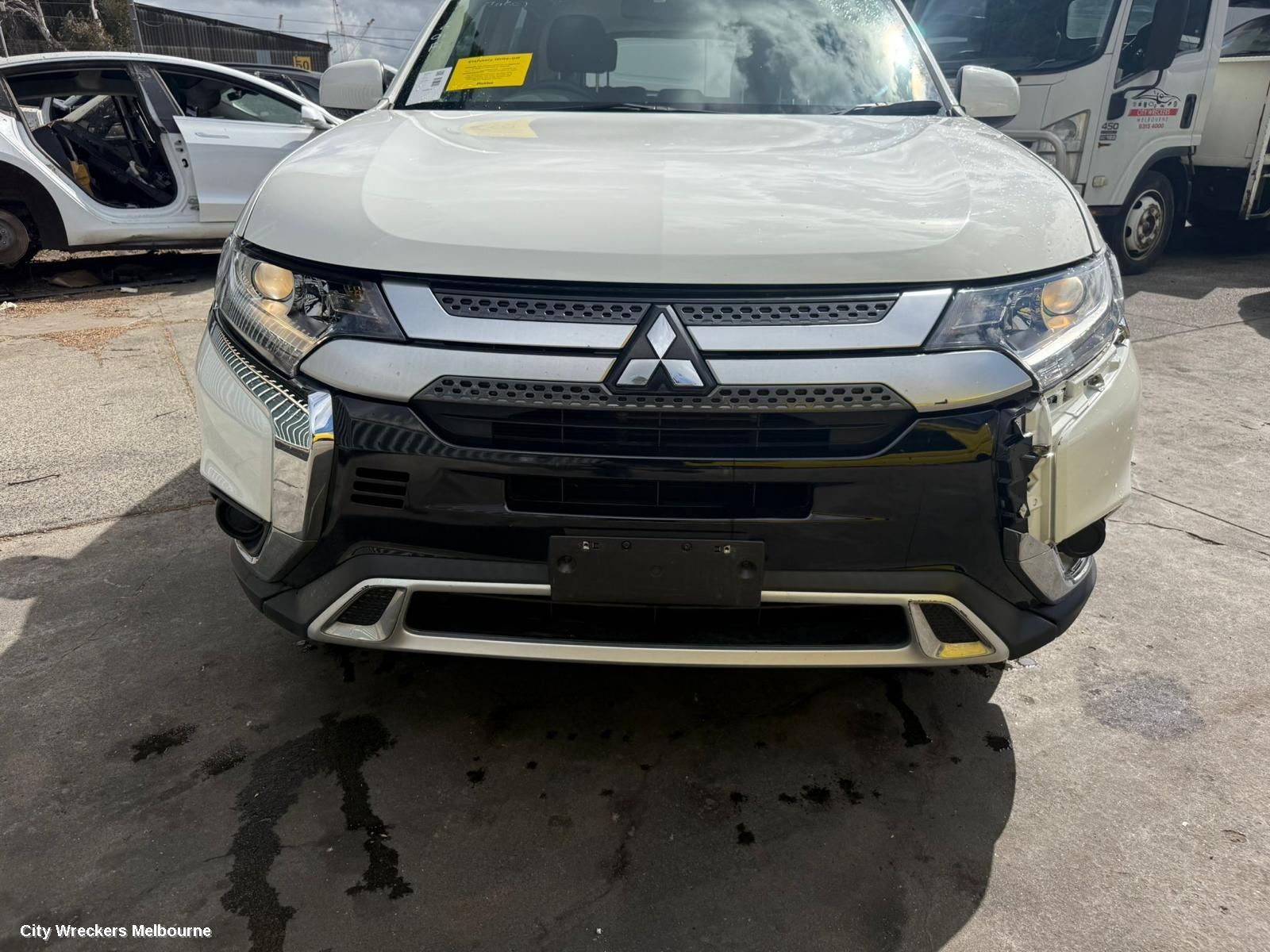 MITSUBISHI OUTLANDER RIGHT DOOR MIRROR, ZK-ZL, NON FLASHER, MANUAL FOLD, NON CAMERA TYPE, 07/2015 - 07/2021