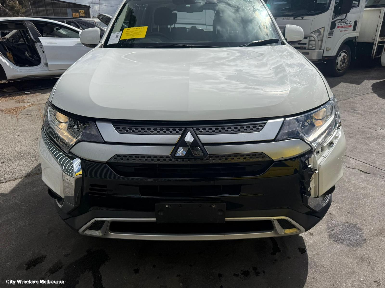 MITSUBISHI OUTLANDER RIGHT DOOR MIRROR, ZK-ZL, NON FLASHER, MANUAL FOLD, NON CAMERA TYPE, 07/2015 - 07/2021