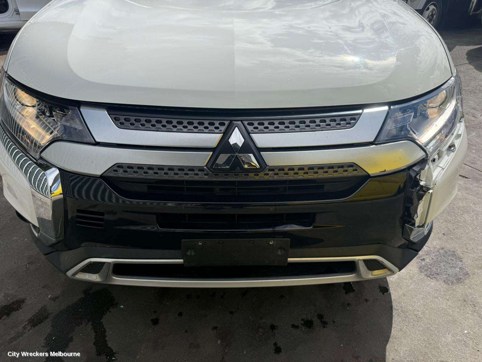 MITSUBISHI OUTLANDER RIGHT DOOR MIRROR, ZK-ZL, NON FLASHER, MANUAL FOLD, NON CAMERA TYPE, 07/2015 - 07/2021