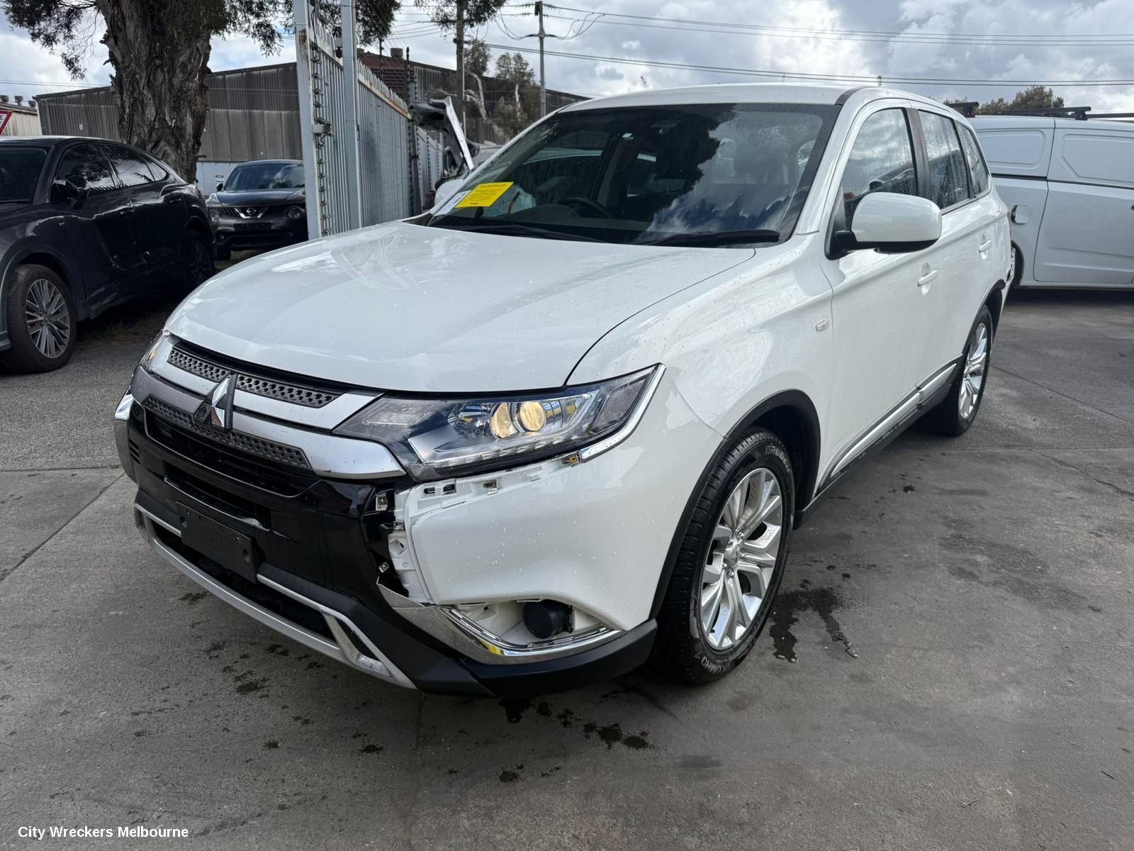 MITSUBISHI OUTLANDER RIGHT DOOR MIRROR, ZK-ZL, NON FLASHER, MANUAL FOLD, NON CAMERA TYPE, 07/2015 - 07/2021