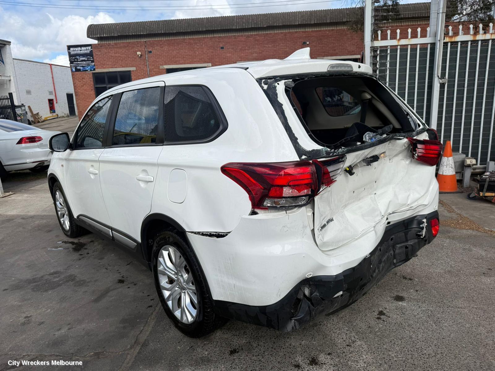 MITSUBISHI OUTLANDER RIGHT DOOR MIRROR, ZK-ZL, NON FLASHER, MANUAL FOLD, NON CAMERA TYPE, 07/2015 - 07/2021