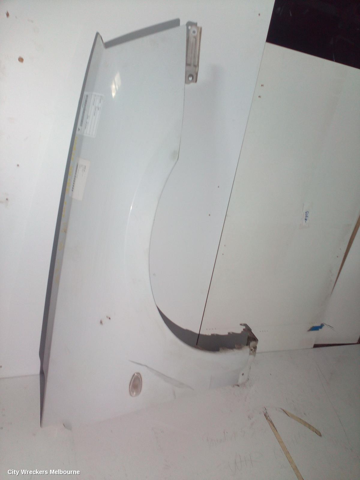MITSUBISHI 380 RIGHT GUARD, DB, 09/2005 - 03/2008