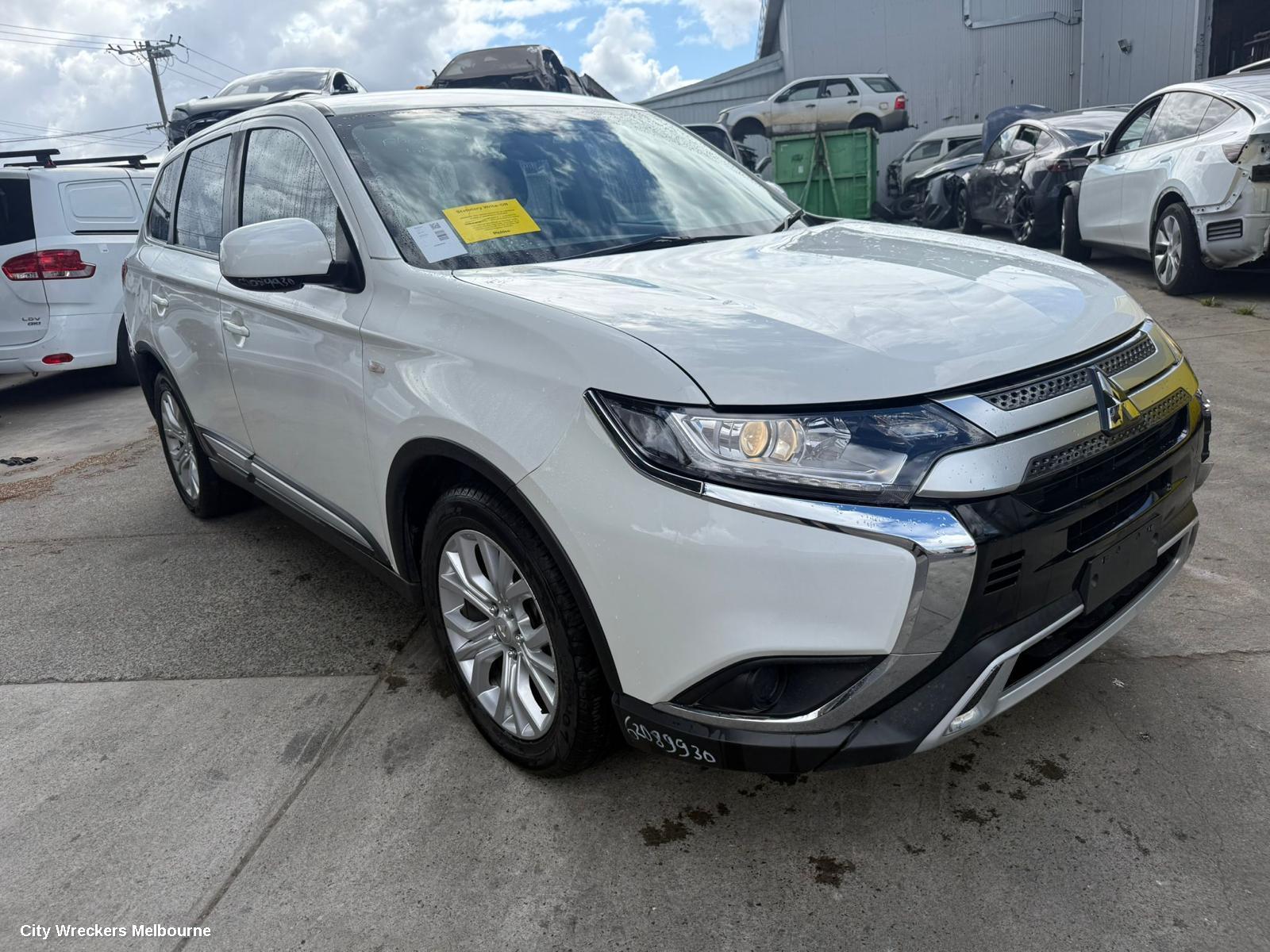 MITSUBISHI OUTLANDER RIGHT DOOR MIRROR, ZK-ZL, NON FLASHER, MANUAL FOLD, NON CAMERA TYPE, 07/2015 - 07/2021