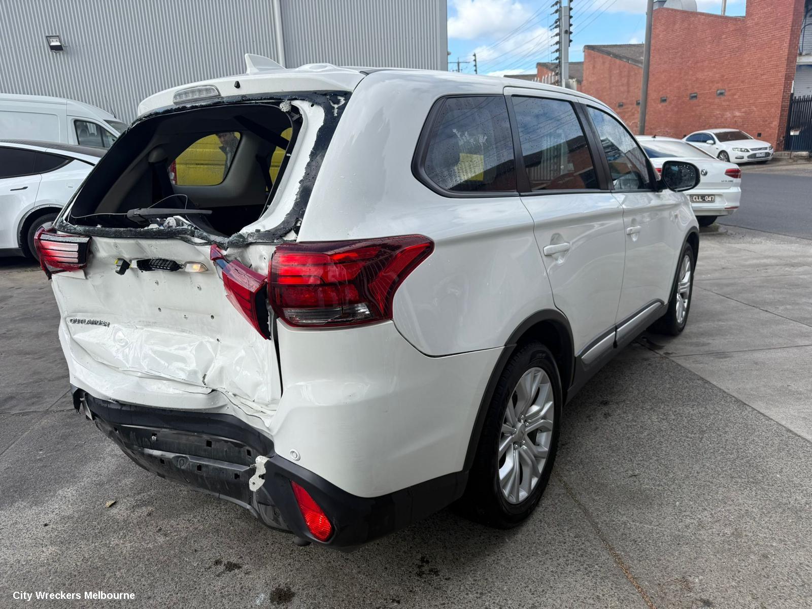 MITSUBISHI OUTLANDER RIGHT DOOR MIRROR, ZK-ZL, NON FLASHER, MANUAL FOLD, NON CAMERA TYPE, 07/2015 - 07/2021