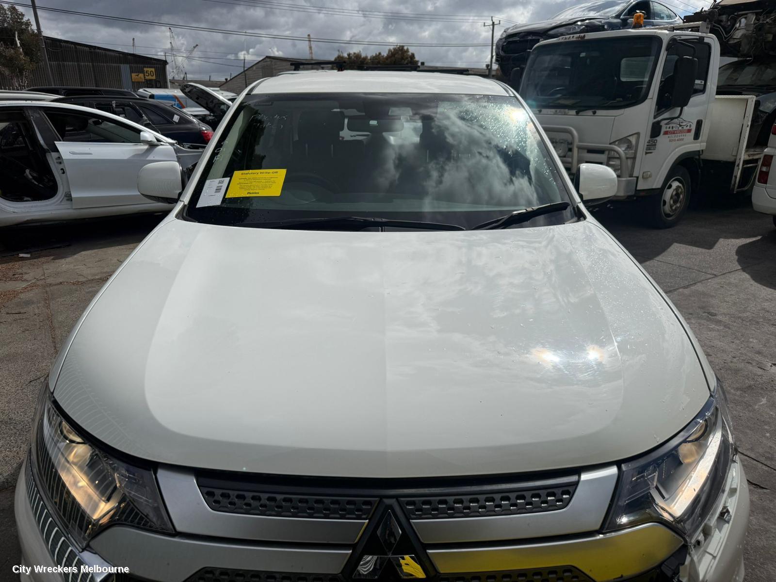 MITSUBISHI OUTLANDER RIGHT DOOR MIRROR, ZK-ZL, NON FLASHER, MANUAL FOLD, NON CAMERA TYPE, 07/2015 - 07/2021