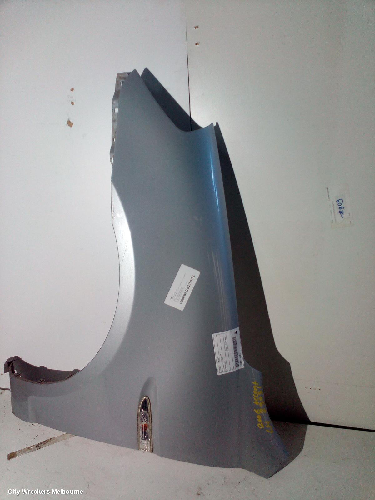 HYUNDAI ACCENT LEFT GUARD, MC, 02/2006 - 12/2009
