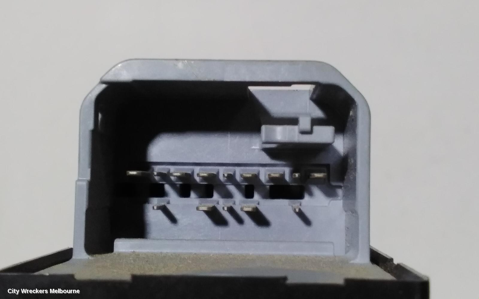 TOYOTA HIACE PWR DR WIND SWITCH, RH FRONT (MASTER SWITCH), TRH/KDH, 03/2005 - 02/2014