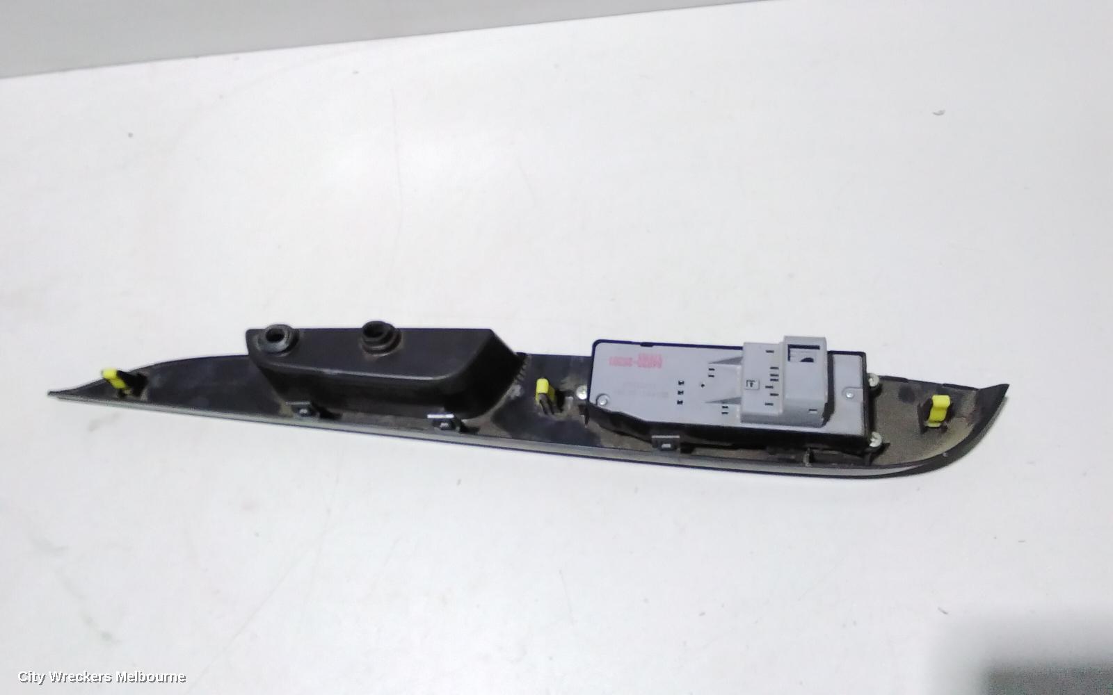 TOYOTA HIACE PWR DR WIND SWITCH, RH FRONT (MASTER SWITCH), TRH/KDH, 03/2005 - 02/2014