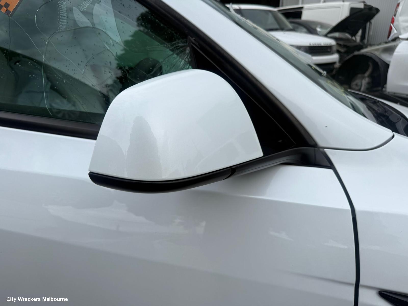 TESLA MODEL Y CONSOLE, 1ST GEN, 03/2022 ONWARDS